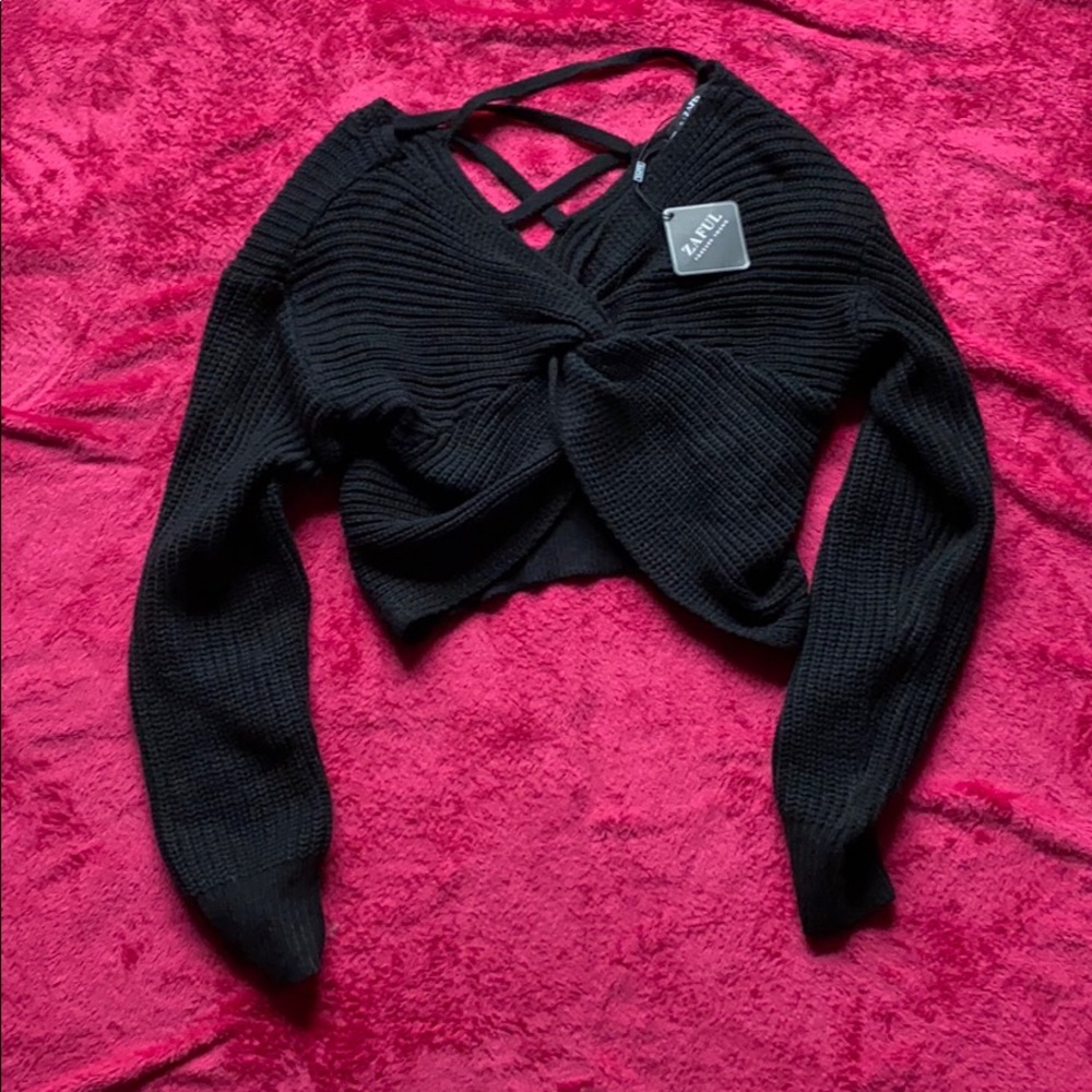 Crop black sweater, NEVER WORN